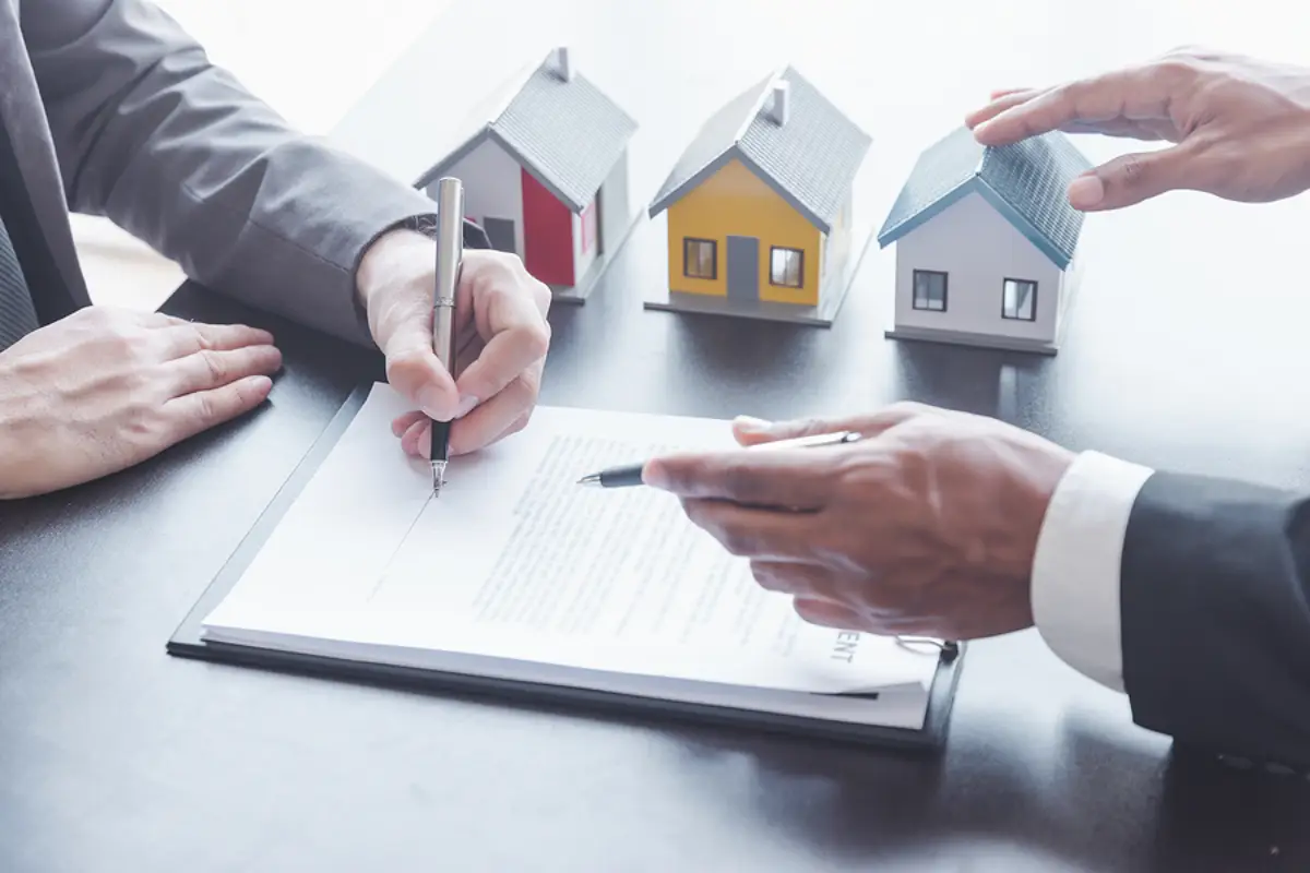 Trade-Offs at the Negotiation Table: How HOA Vendor Decisions Shape Daily Life in Phoenix, AZ